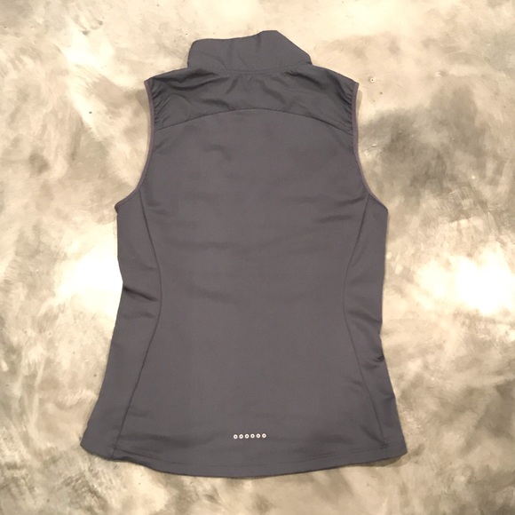Nike Vest - Picture 4 of 5
